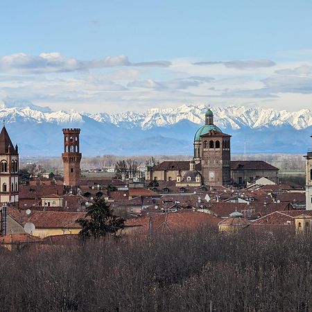Ferienwohnung La Terrazza Del Re Vercelli Exterior foto