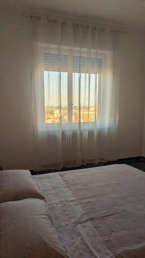 Ferienwohnung La Terrazza Del Re Vercelli Exterior foto