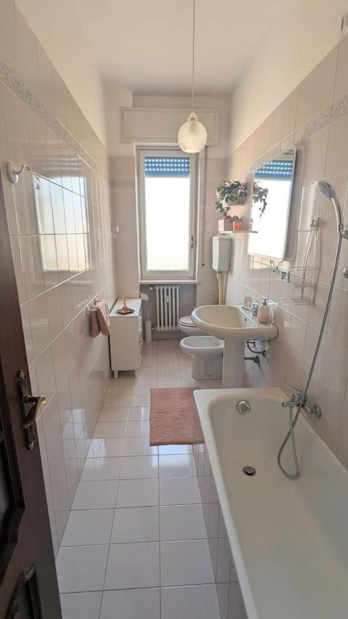 Ferienwohnung La Terrazza Del Re Vercelli Exterior foto